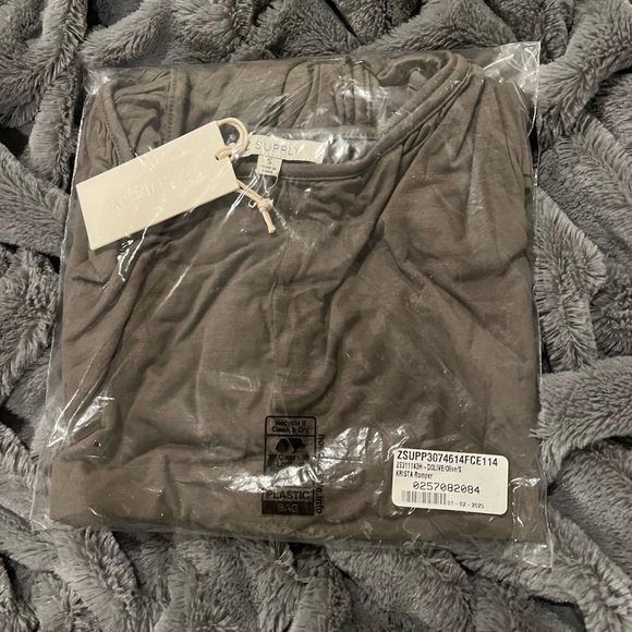 NWT Z Supply Olive Krista Romper Size Sma - Picture 4 of 13